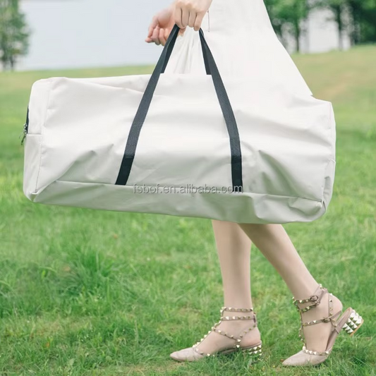 Petit ensemble de sortie – table et 4 chaises pliantes